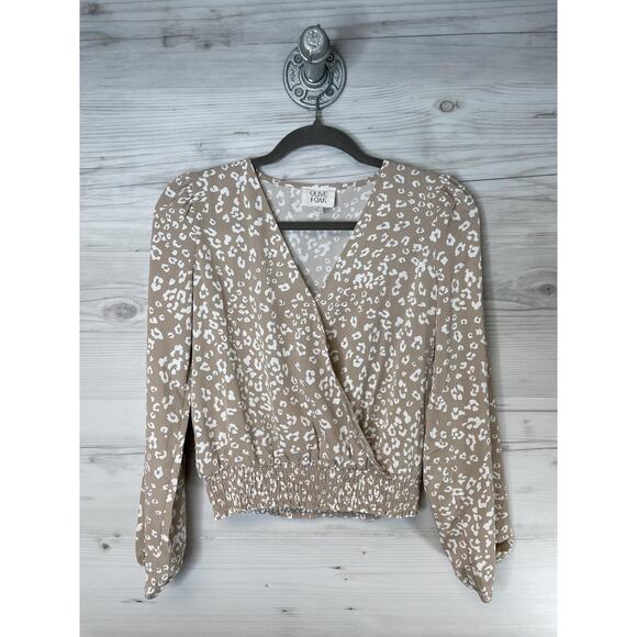 Olive and Oak Shirt Womens Small Tan Leopard Print Surplice Long Sleeve Smocked - Picture 1 of 9